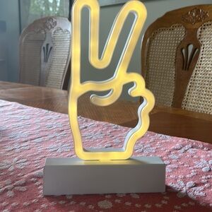 LED Neon Peace Sign Light